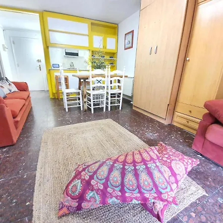 Apartamento America * يوريت دي مار